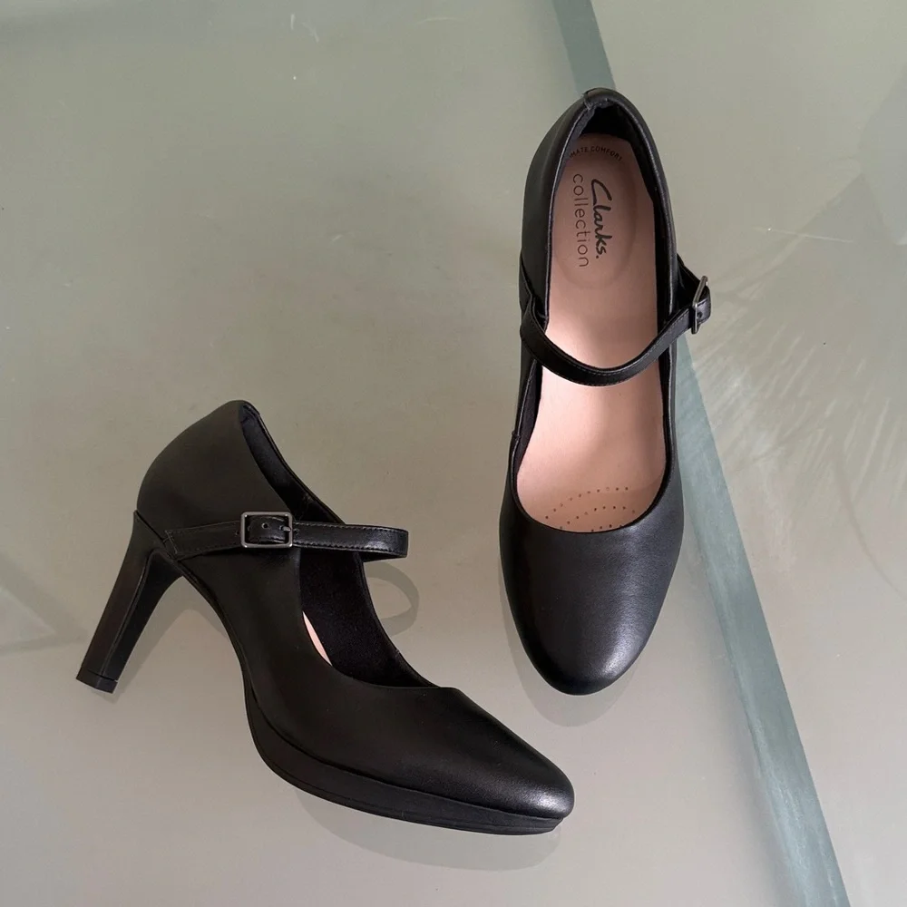 Clarks Mary Jane Heels Black Ankle Strap LEATHER Mary Jane Heels Size 8.5 - Picture 1 of 11